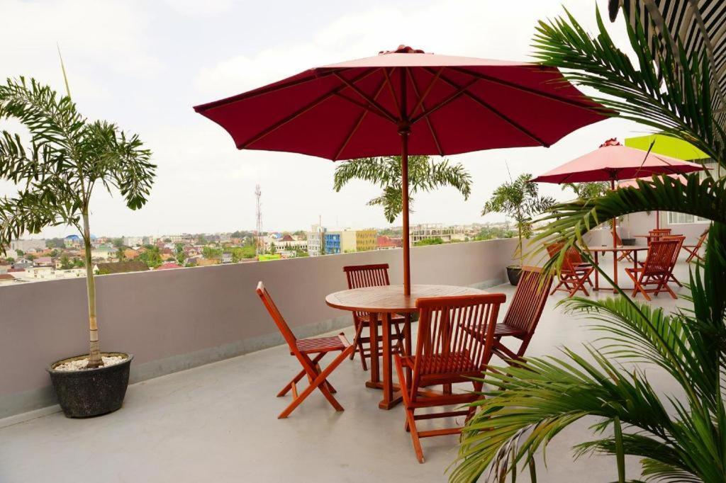 โรงแรมไอริช ปาเลมบัง ภายนอก รูปภาพ