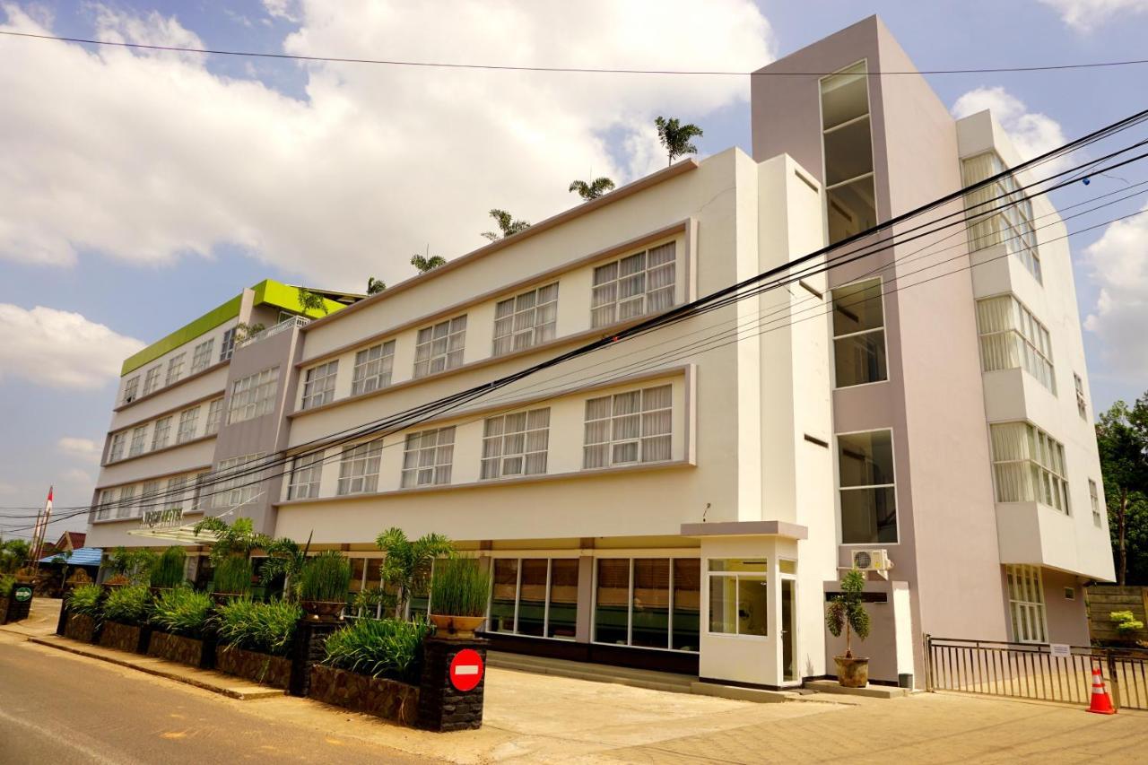 โรงแรมไอริช ปาเลมบัง ภายนอก รูปภาพ